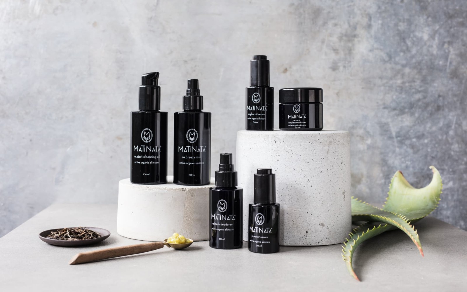 Matinata Complete Facial Ritual set in MIRON violet glass